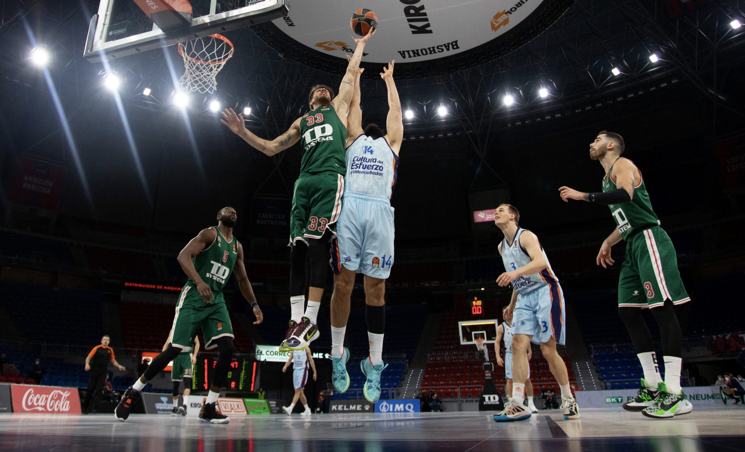 TD Systems Baskonia Vitoria-Gasteiz v Valencia Basket – Turkish Airlines EuroLeague